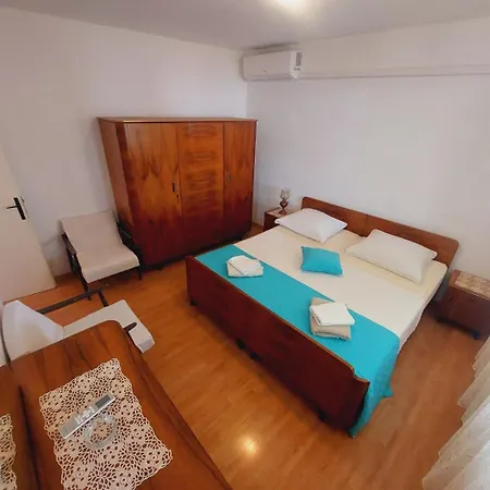 Anna Apartment *