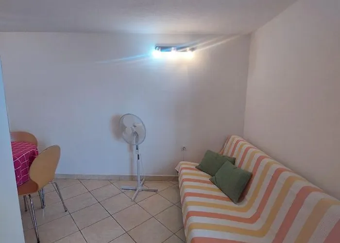 Anna דירה פרימוסטן